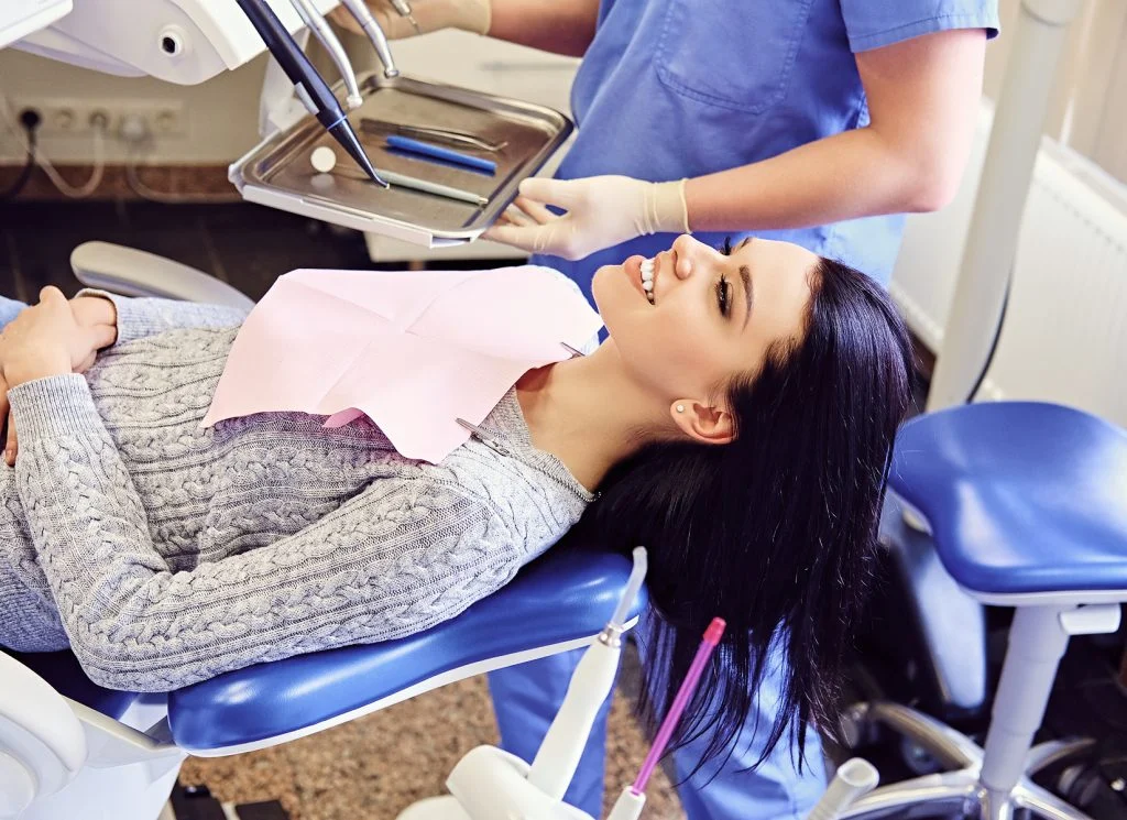 benefits-of-implant-dentures